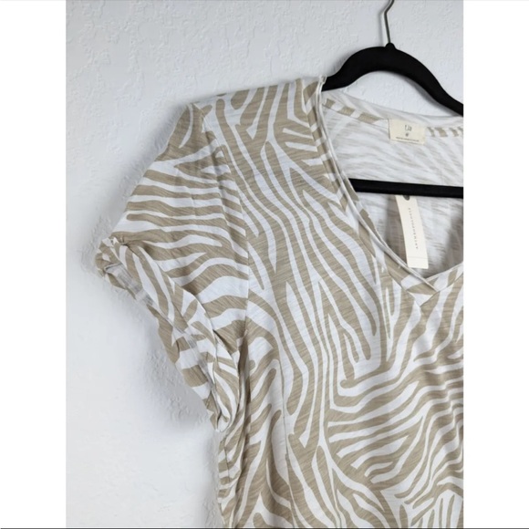 T.LA Anthropologie tee - Picture 2 of 5